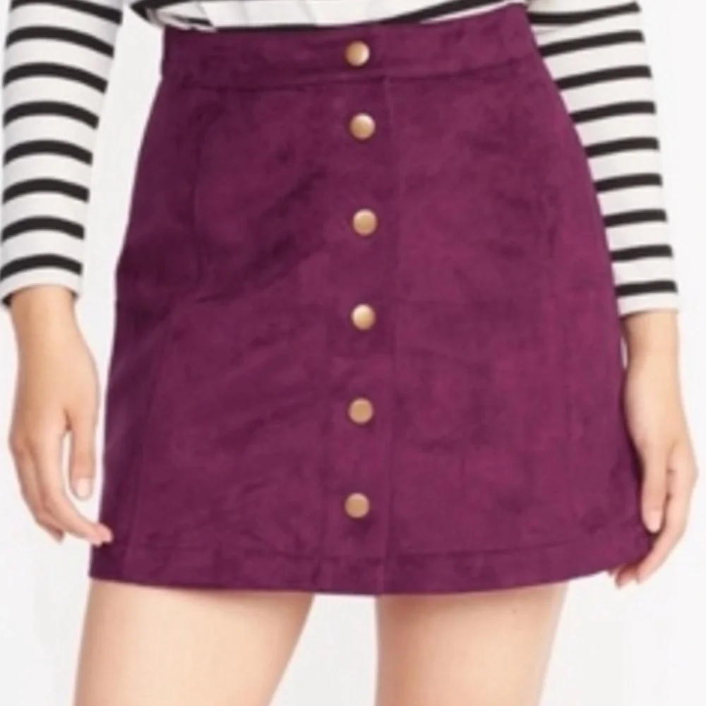 Old Navy Snap Button Mini Skirt Burgundy Microsuede Women’s 6